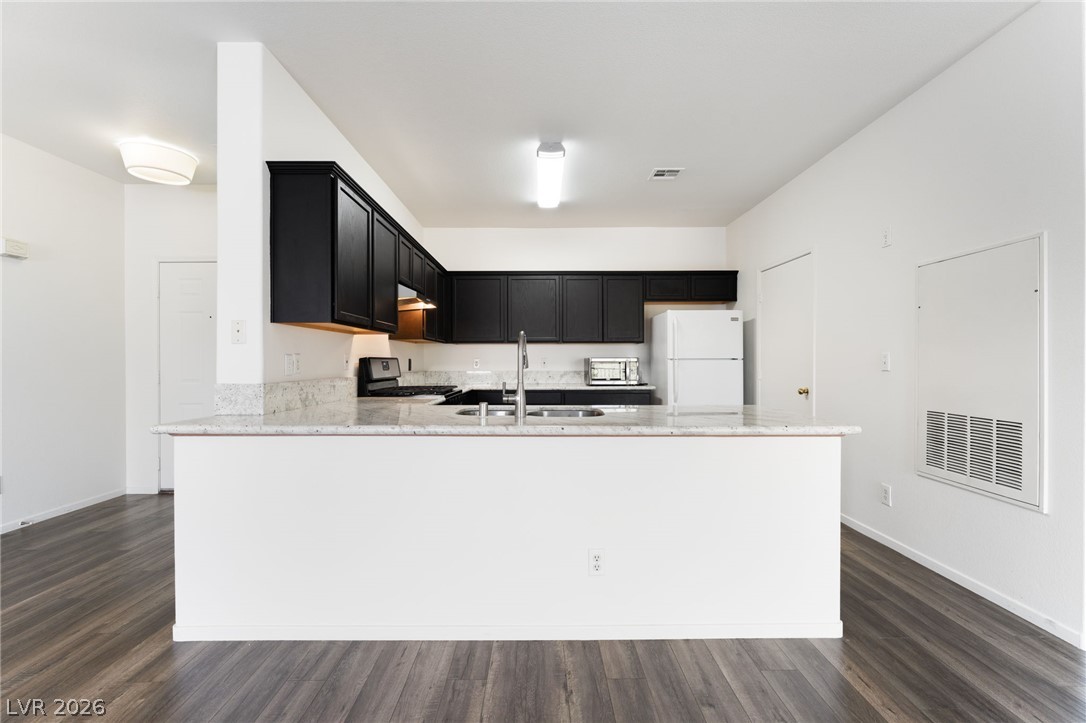 Photo 16 of 41, 909 Domnus Lane #203