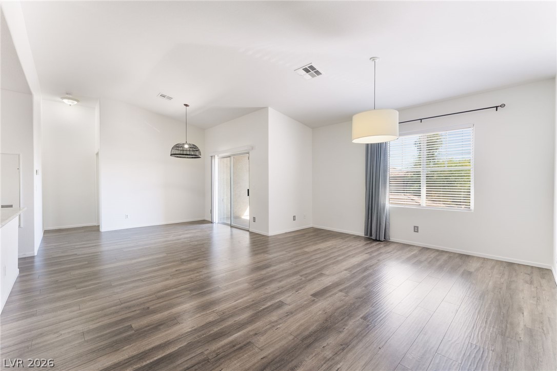Photo 7 of 41, 909 Domnus Lane #203