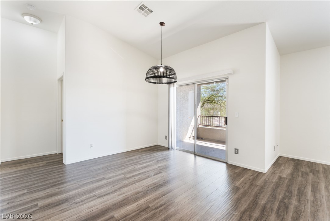 Photo 12 of 41, 909 Domnus Lane #203