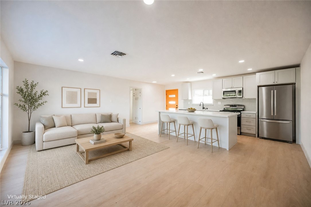 906 Baker Avenue, Las Vegas 89108