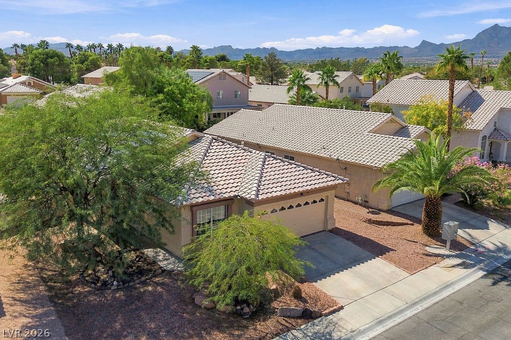 Photo 4 of 8421 Bay Crest Drive