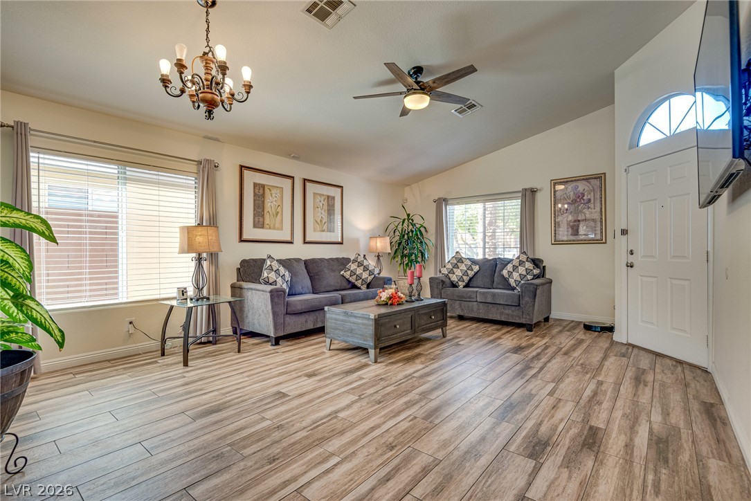 Photo 4 of 7229 Chic Avenue