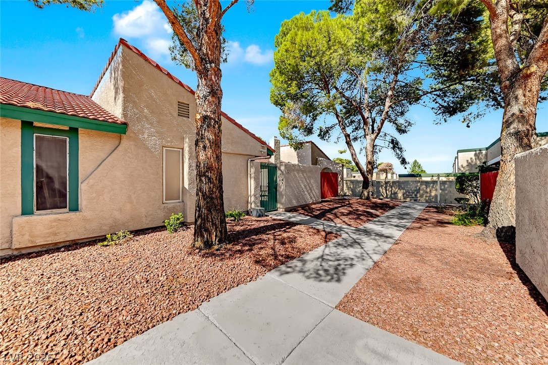 Photo 4 of 737 Heritage Vista Avenue
