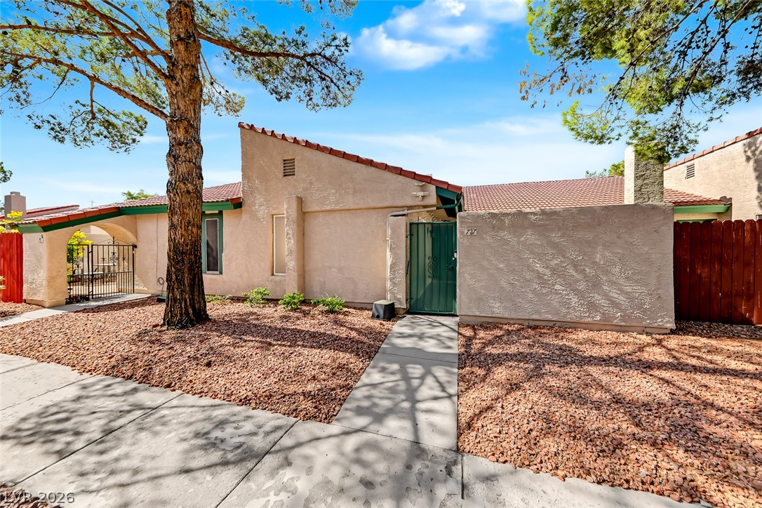 Photo 5 of 737 Heritage Vista Avenue
