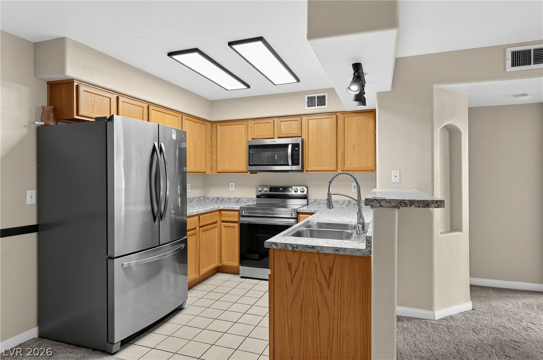Photo 7 of 29, 1575 W Warm Springs Road #2212