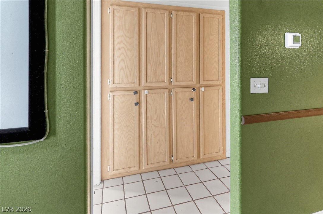 Photo 8 of 29, 1575 W Warm Springs Road #2212