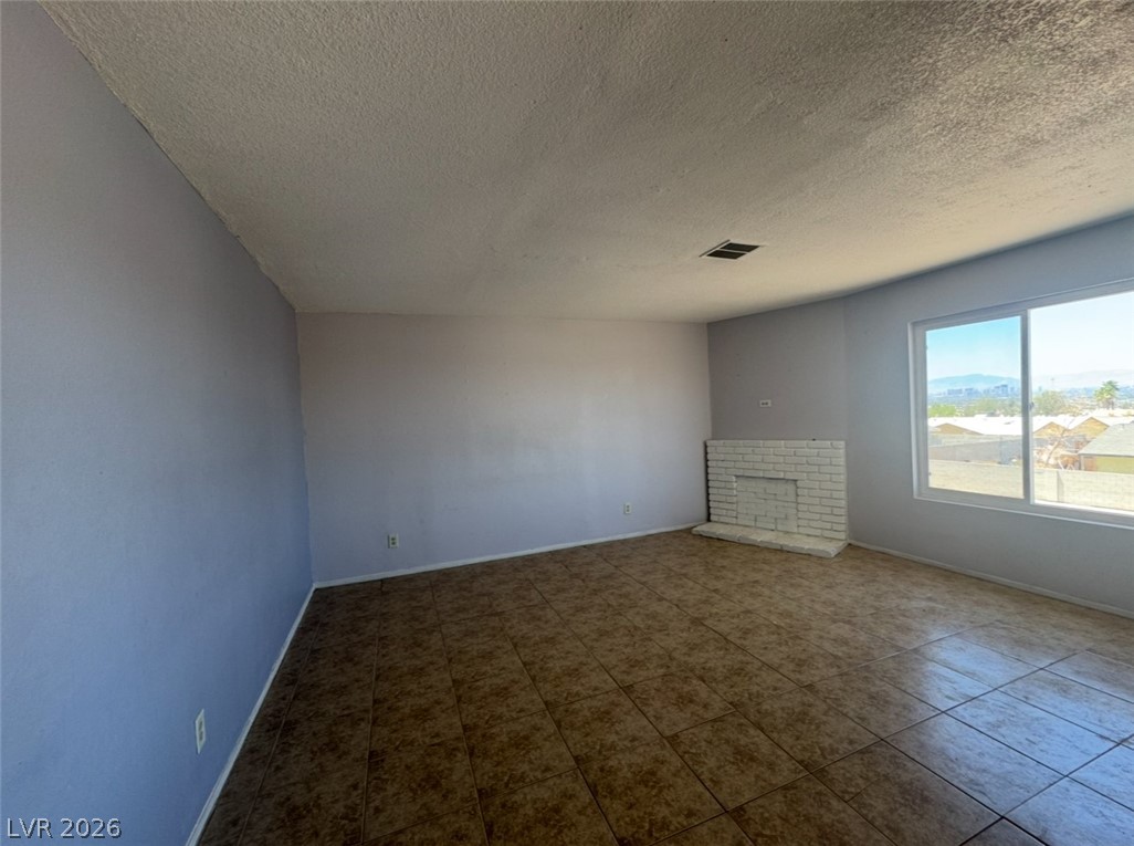 Photo 13 of 30, 2269 Exeter Drive
