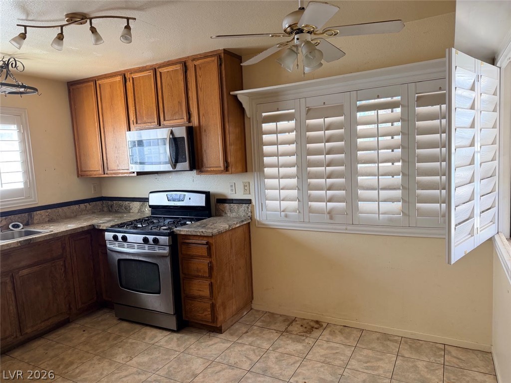 Photo 8 of 34, 384 Norlina Court