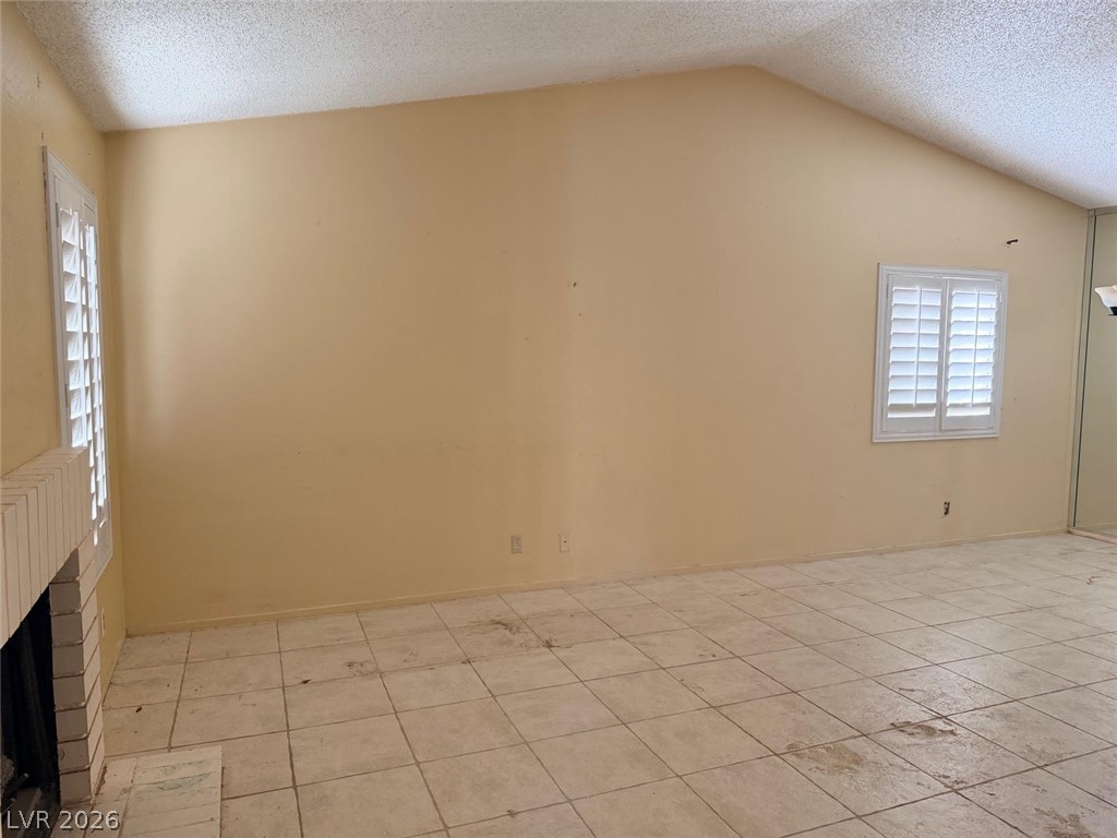 Photo 14 of 34, 384 Norlina Court