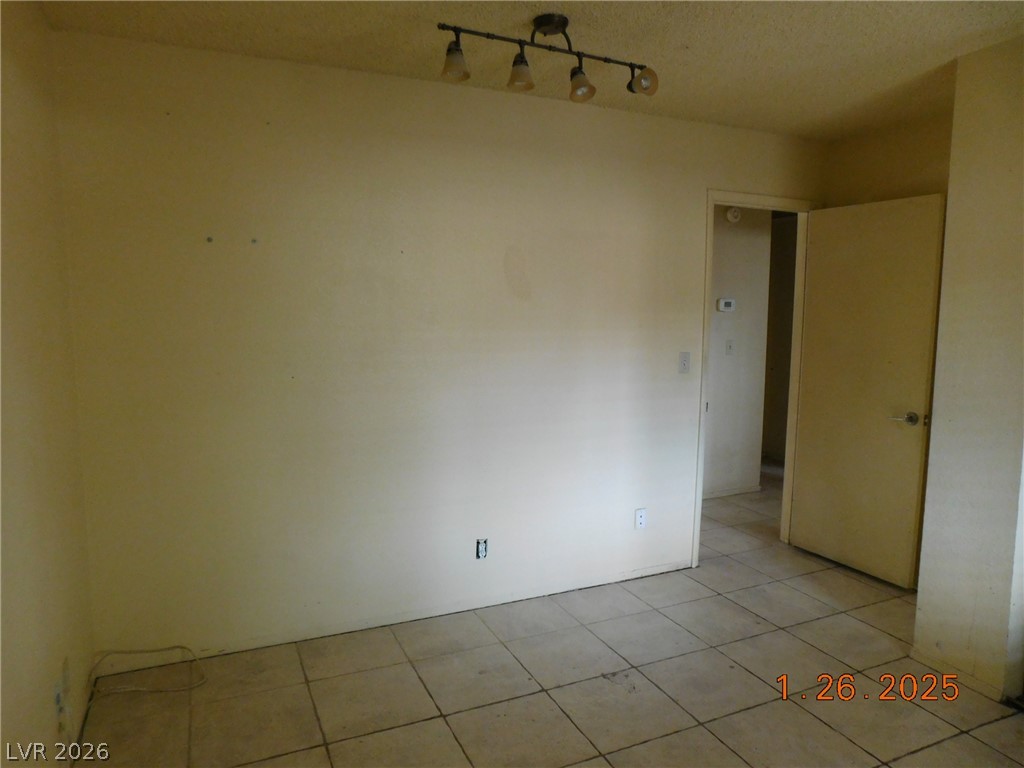 Photo 21 of 34, 384 Norlina Court