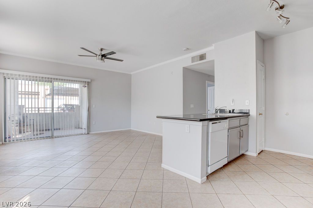 Photo 17 of 25, 2900 Sunridge Heights Parkway #418