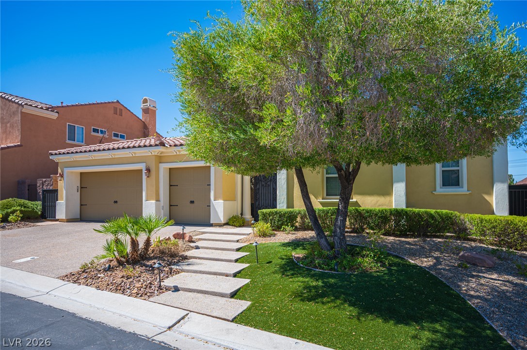 65 Contrada Fiore Drive, Henderson 89011