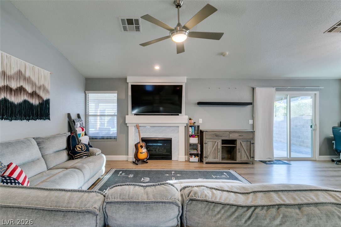Photo 6 of 41, 1070 Kennebunk Circle