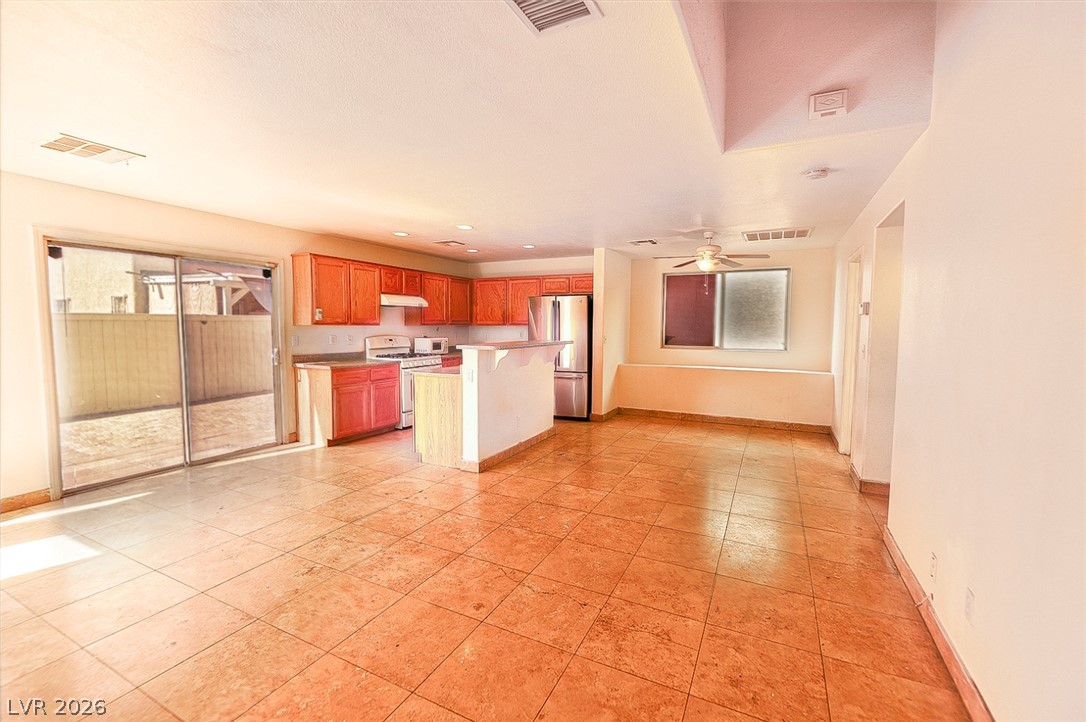 Photo 11 of 20, 4133 Kemble Court