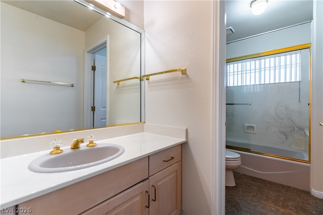 Photo 23 of 37, 3013 W Oakey Boulevard