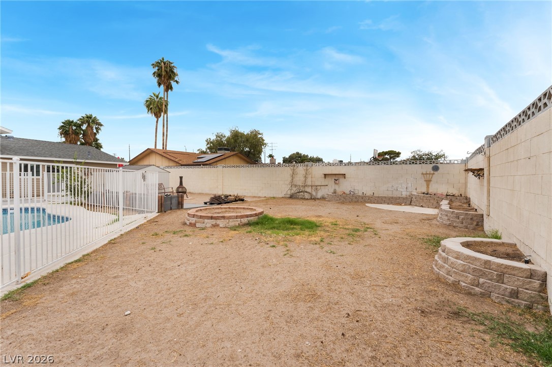 Photo 44 of 71, 3882 Chinchilla Avenue