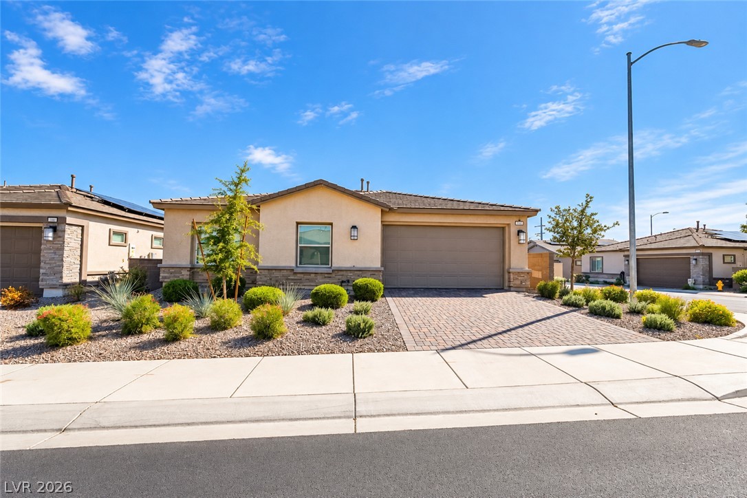 392 Aravalli Crest Street, Henderson