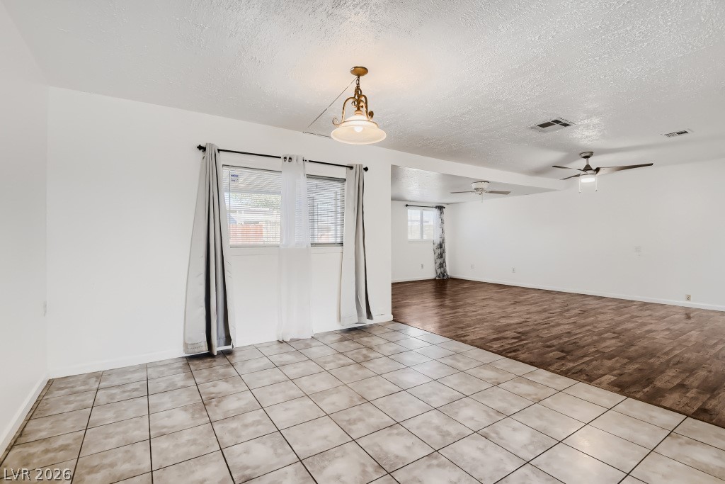 Photo 3 of 5422 N Sir Richard Drive