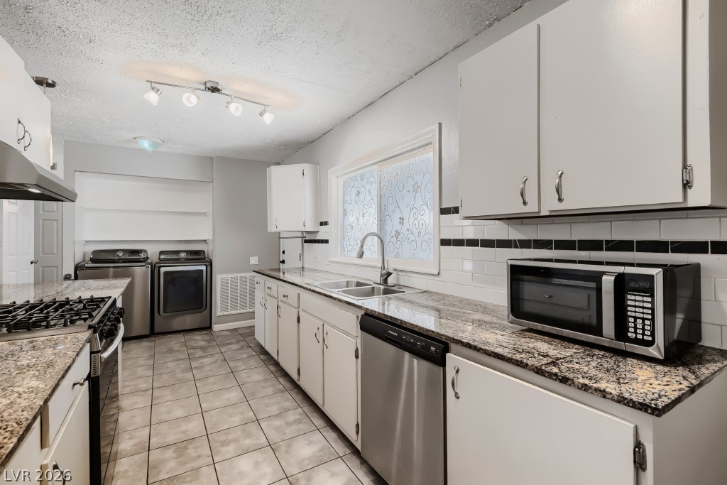 Photo 9 of 22, 5422 N Sir Richard Drive