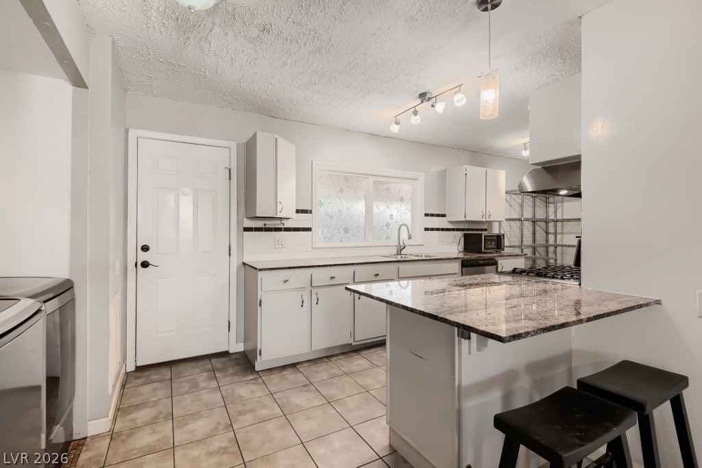 Photo 10 of 22, 5422 N Sir Richard Drive