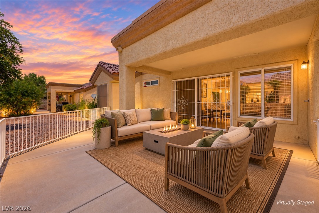 Photo 13 of 80, 2517 Desert Sands Drive