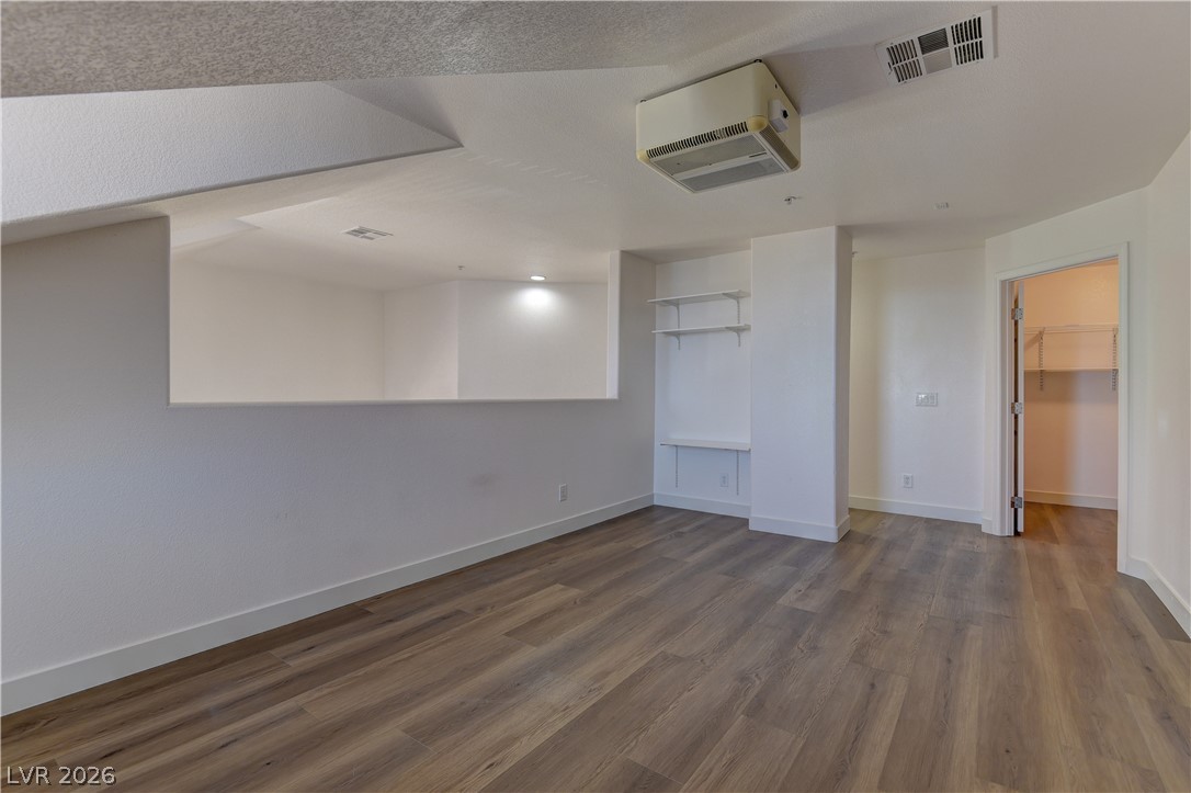 Photo 31 of 36, 3975 N Hualapai Way #217