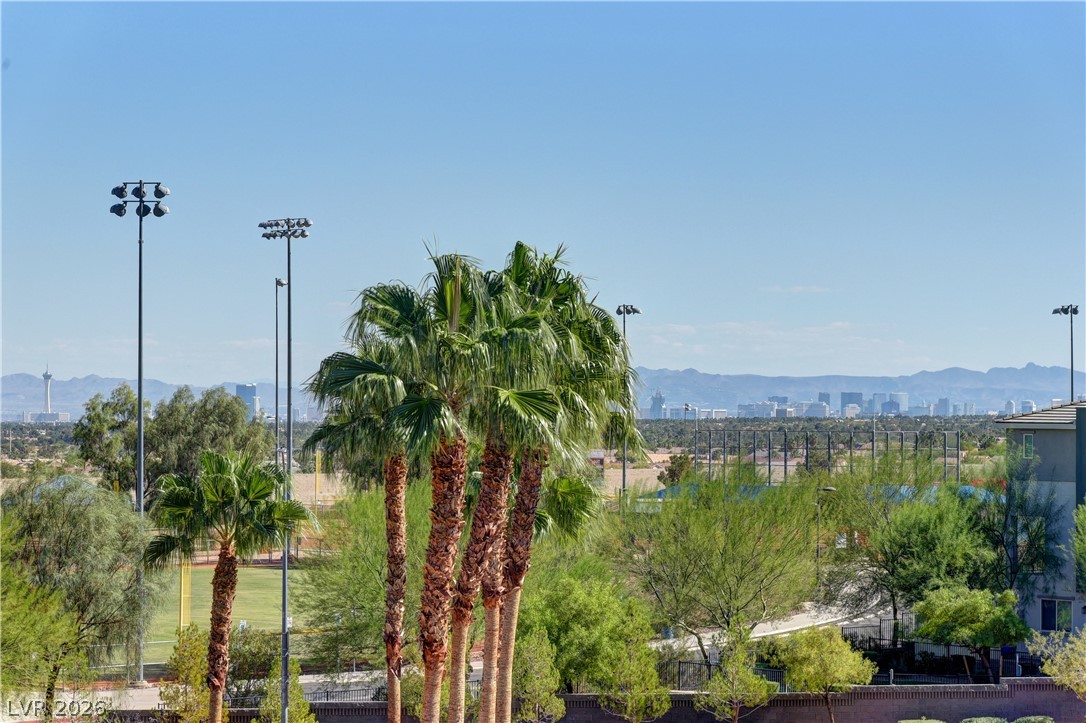 Photo 32 of 36, 3975 N Hualapai Way #217