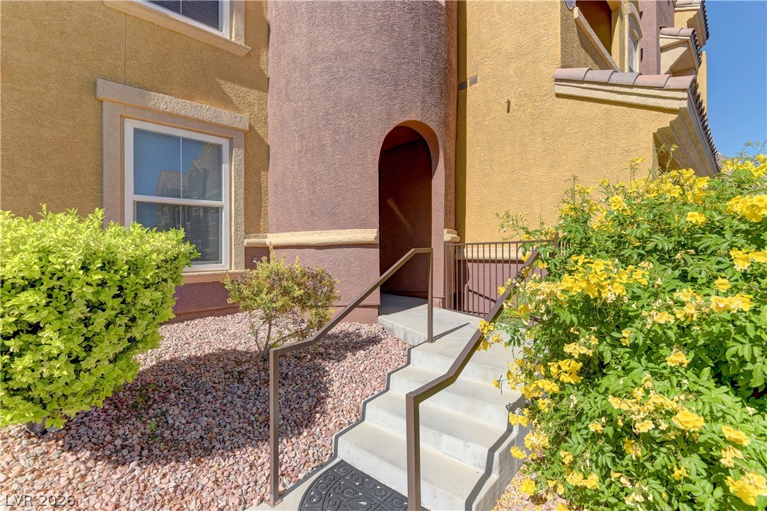 Photo 4 of 3975 N Hualapai Way #217