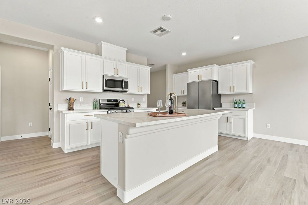 7246 Dazzle Point Street, North Las Vegas 89084