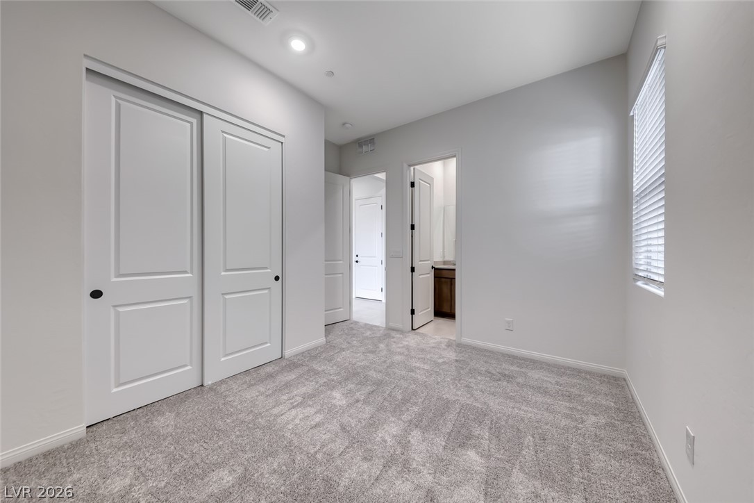 Photo 9 of 19, 560 Preston Oak Place