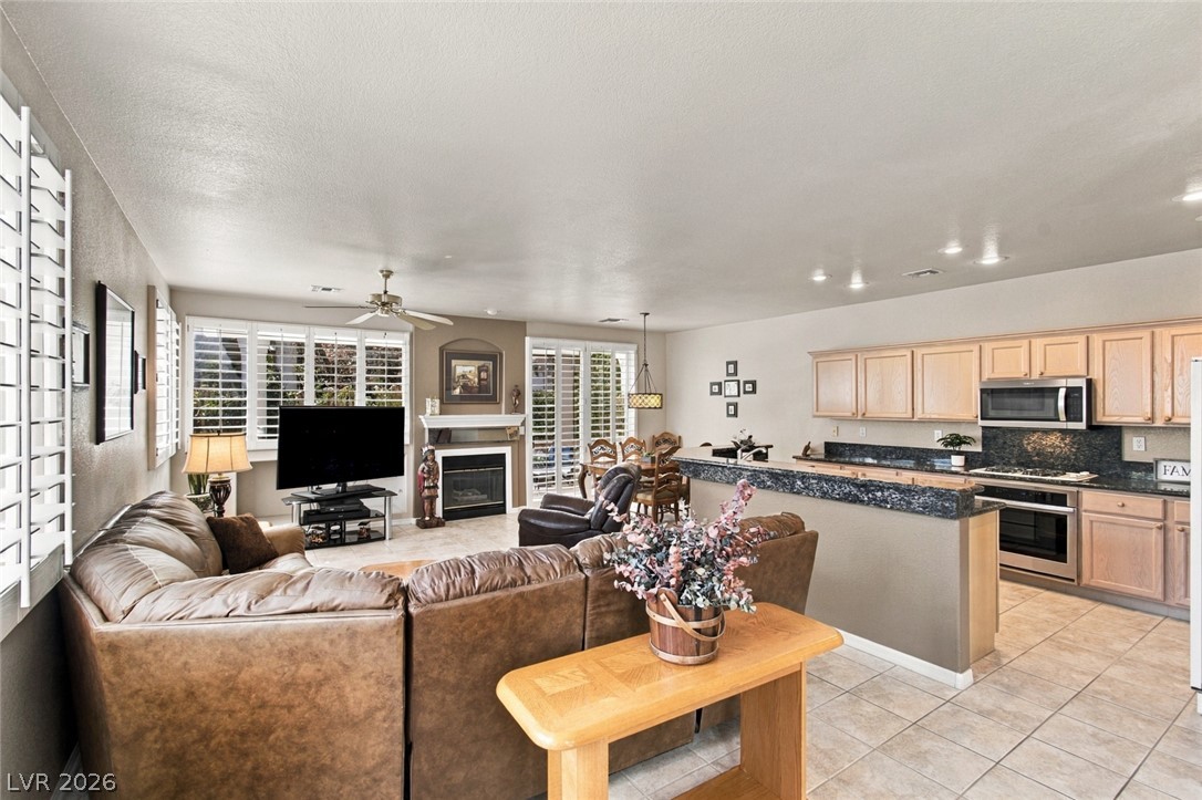 Photo 8 of 34, 9425 San Laguna Court #105
