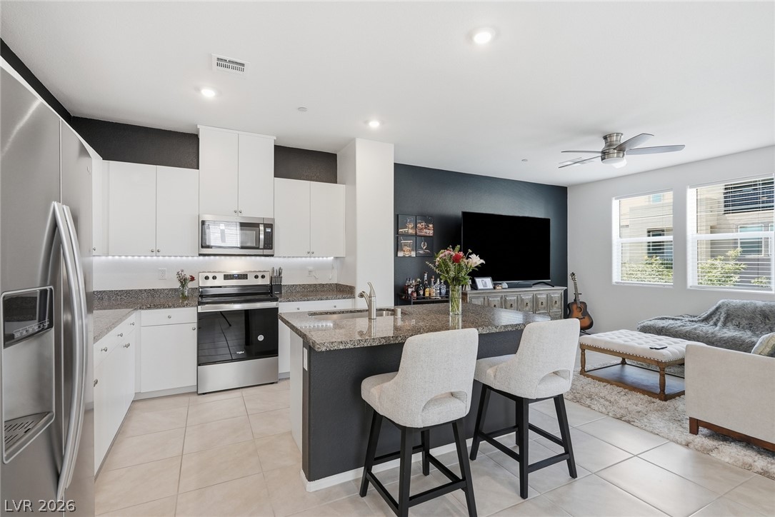 Photo 7 of 41, 6155 Garden Oasis Street
