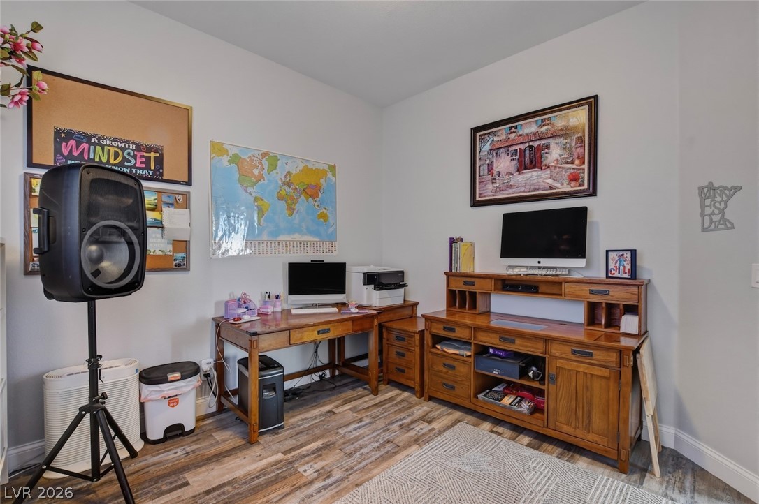 Photo 51 of 94, 5527 Breecher Avenue