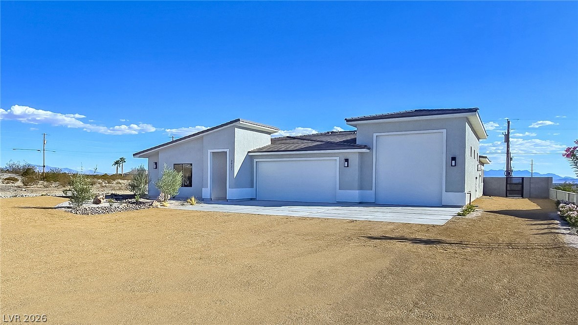 Photo 3 of 2921 Acoma