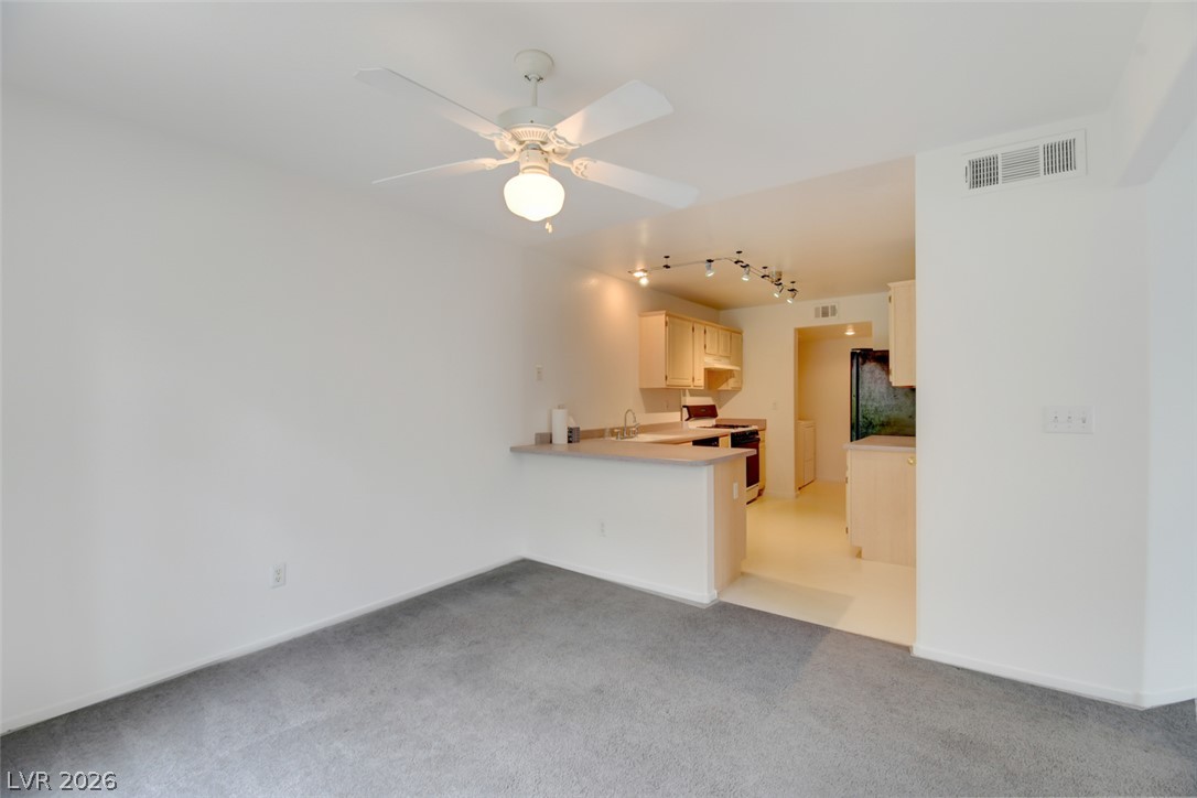 Photo 4 of 1606 Box Step Drive