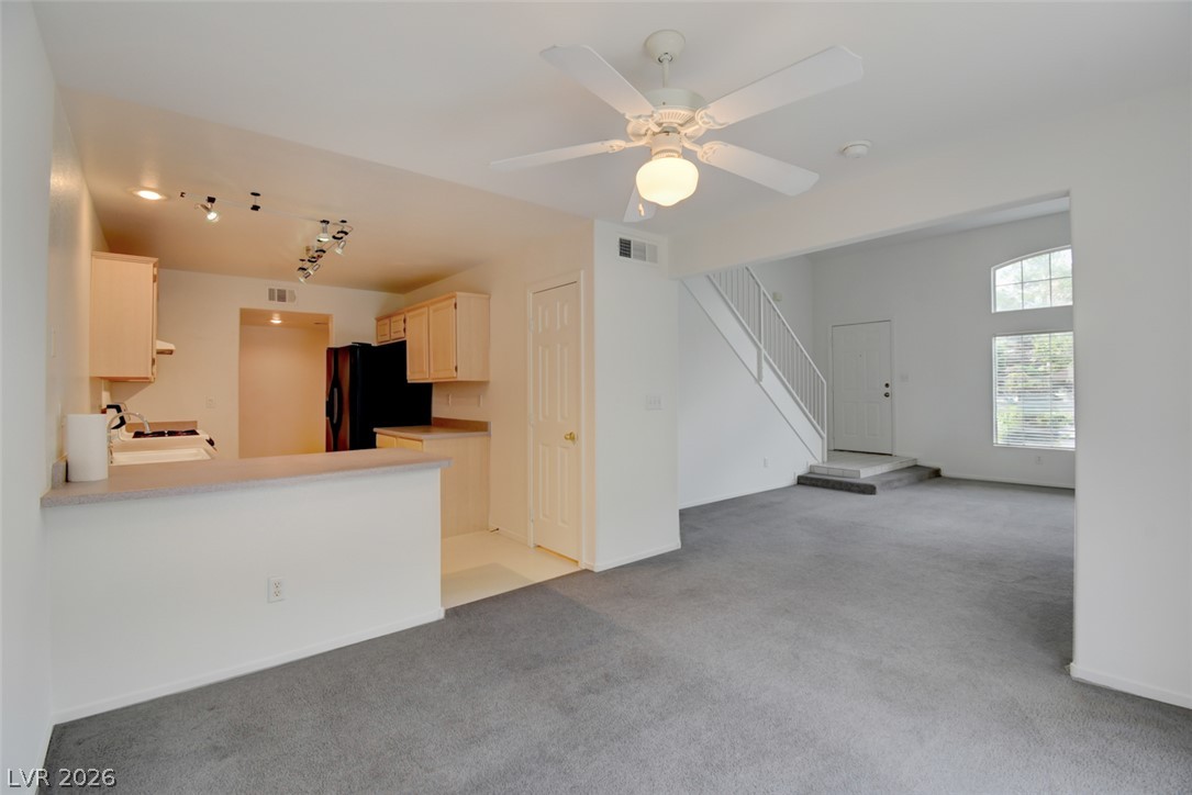 Photo 5 of 1606 Box Step Drive