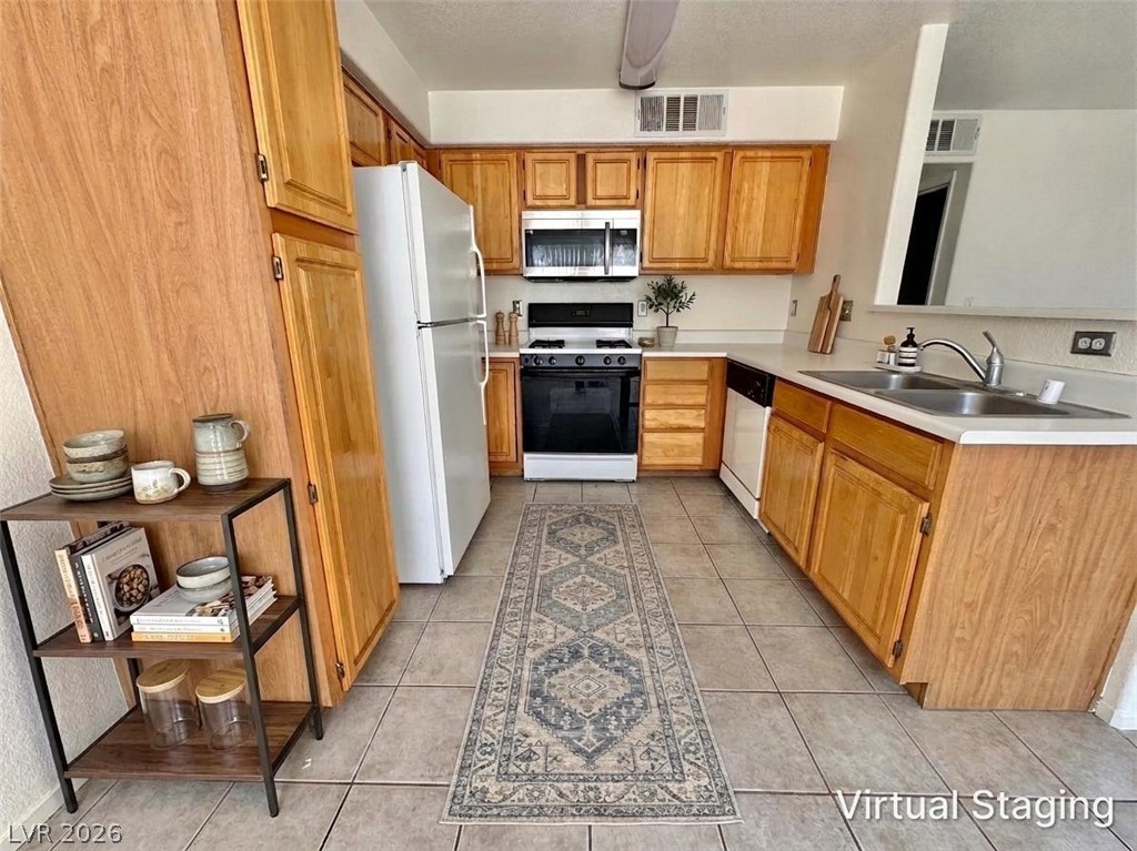 Photo 11 of 24, 5710 E Tropicana Avenue #1065