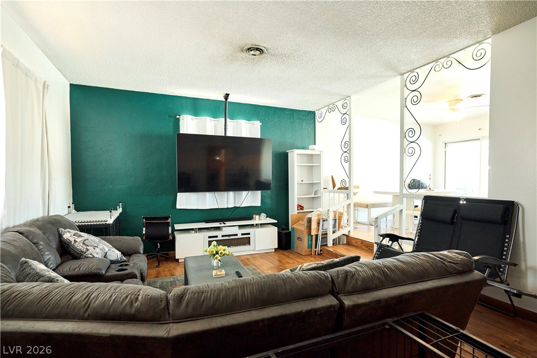 Photo 3 of 4504 Exposition Avenue