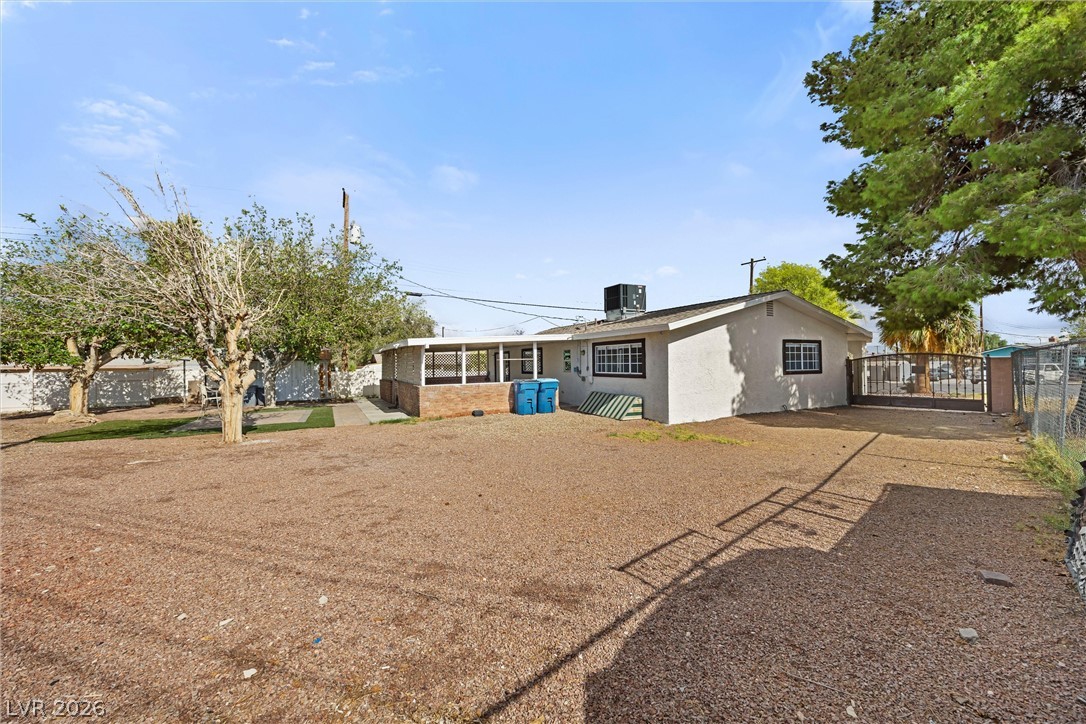 Photo 19 of 38, 4122 Parkwood Circle