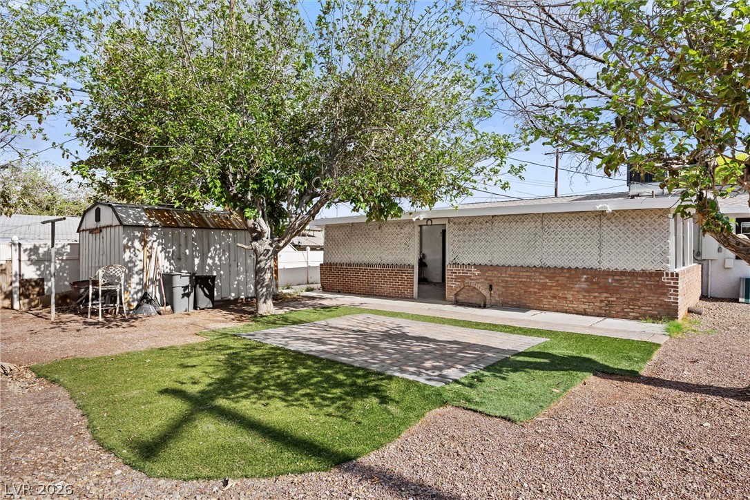 Photo 20 of 38, 4122 Parkwood Circle