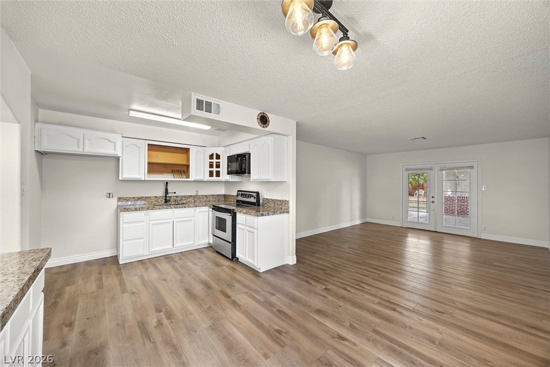 Photo 3 of 4122 Parkwood Circle