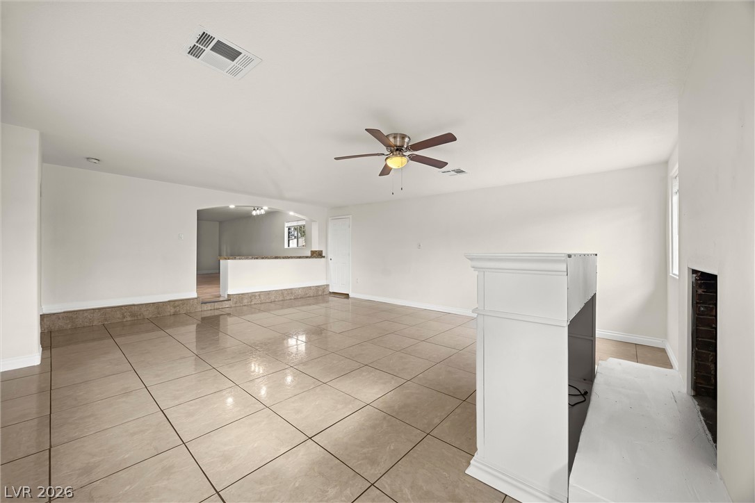 Photo 11 of 38, 4122 Parkwood Circle