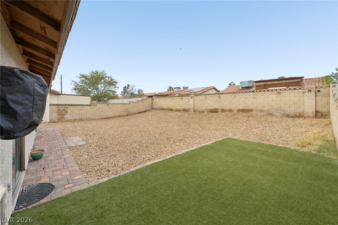 Photo 7 of 25, 1612 Joshua Tree Court