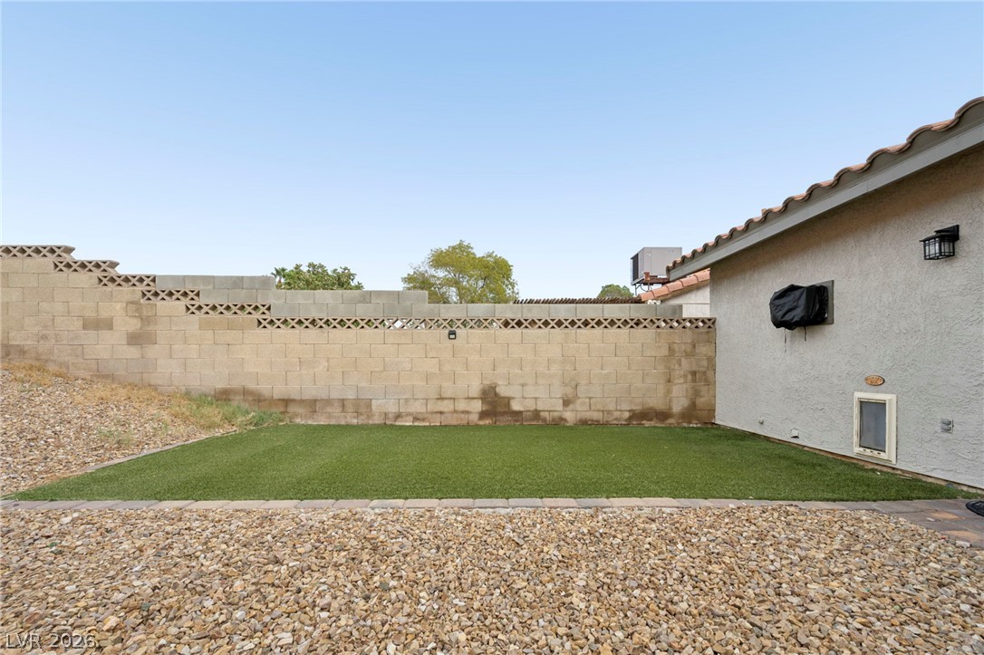 Photo 9 of 25, 1612 Joshua Tree Court