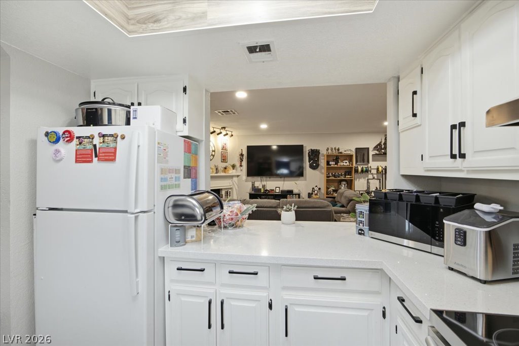 Photo 6 of 25, 5099 Eldora Avenue #1