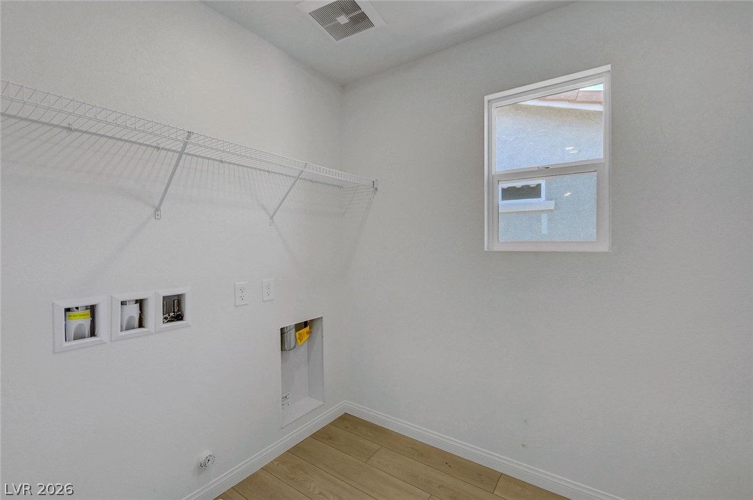 Photo 43 of 48, 7086 Parkallen Avenue