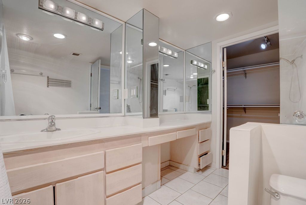 Photo 22 of 38, 3111 Bel Air Drive #3A