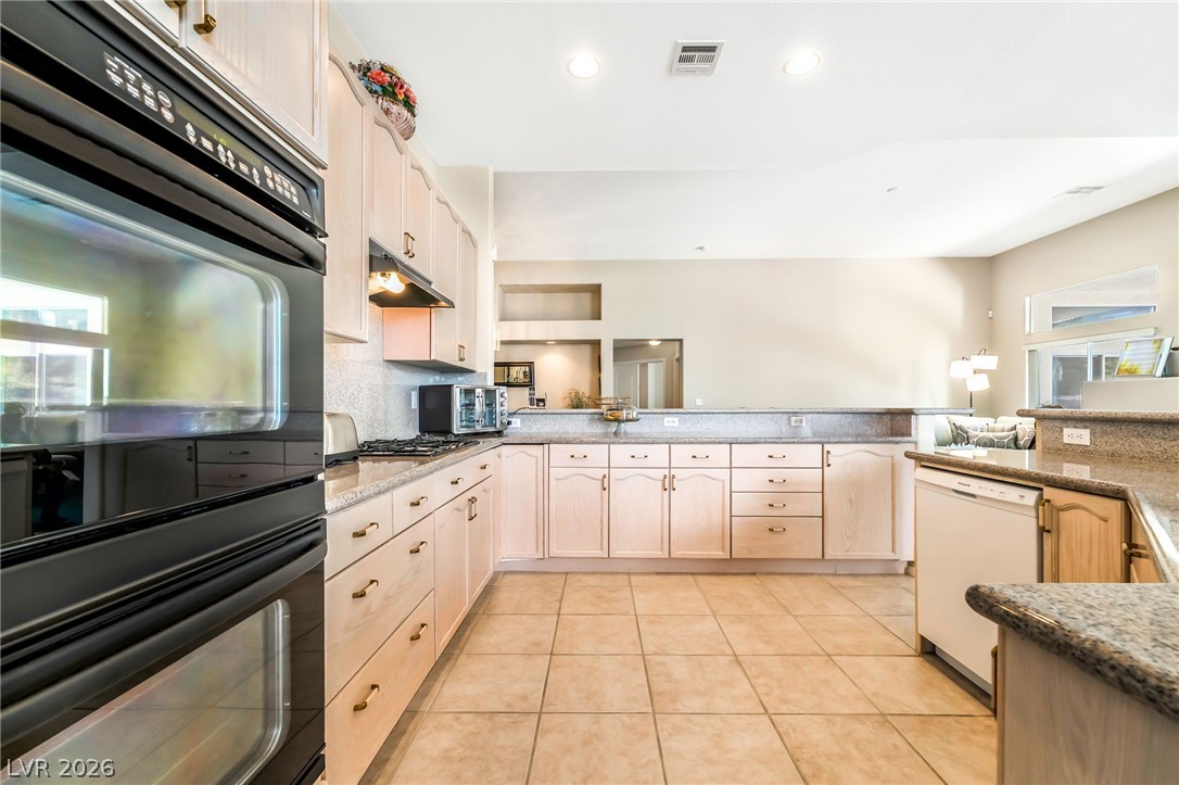Photo 19 of 41, 5525 Chicory Falls Court