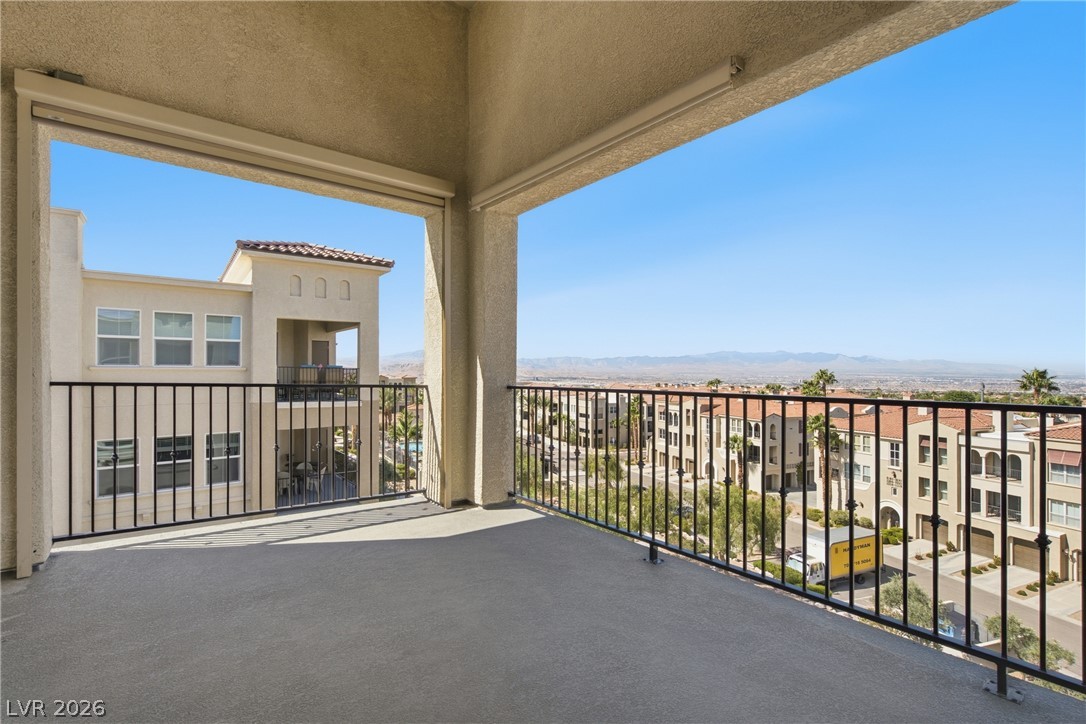 Photo 16 of 93, 2555 Hampton Road #7304