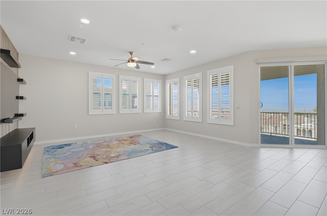 Photo 41 of 93, 2555 Hampton Road #7304
